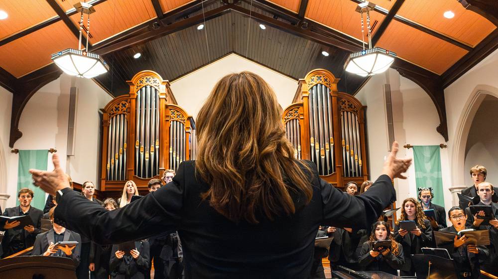 Dr. Alicia W. Walker directs Concert Choir during its Side by Side concert.
